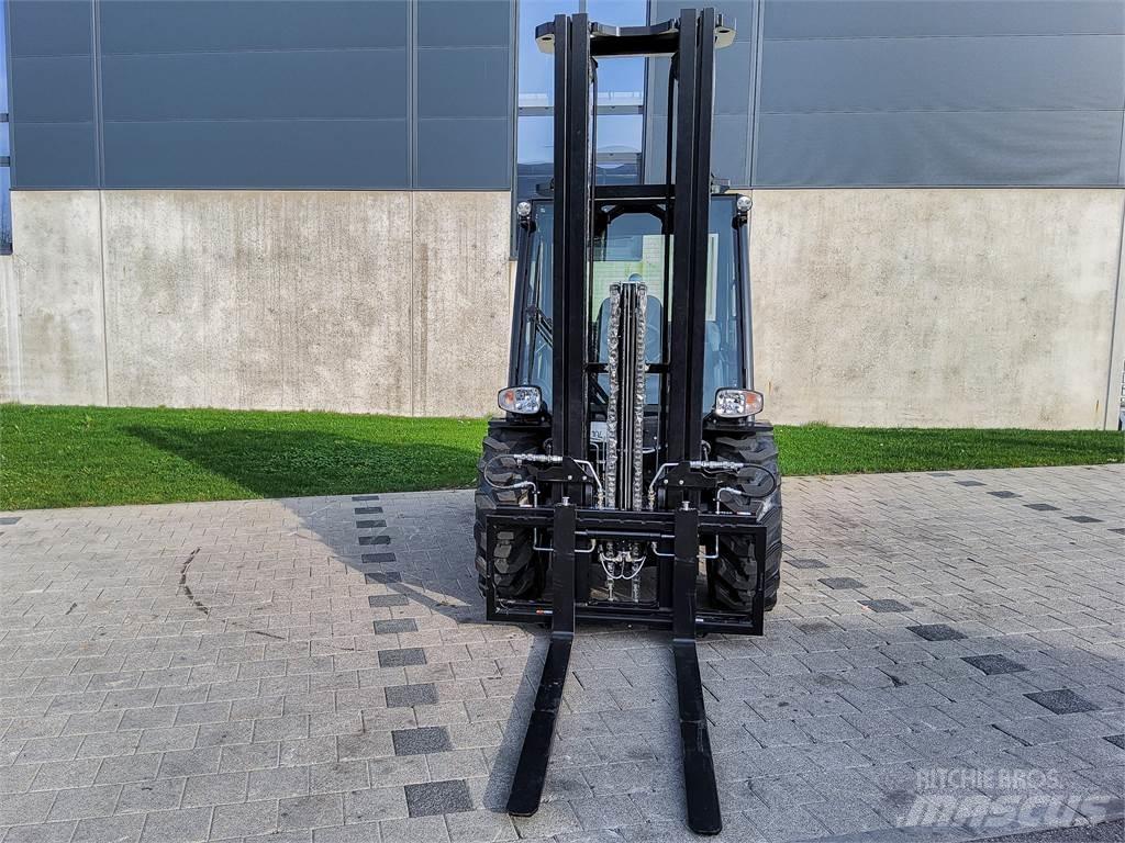 Manitou MC 30-4 Elevatore per esterni