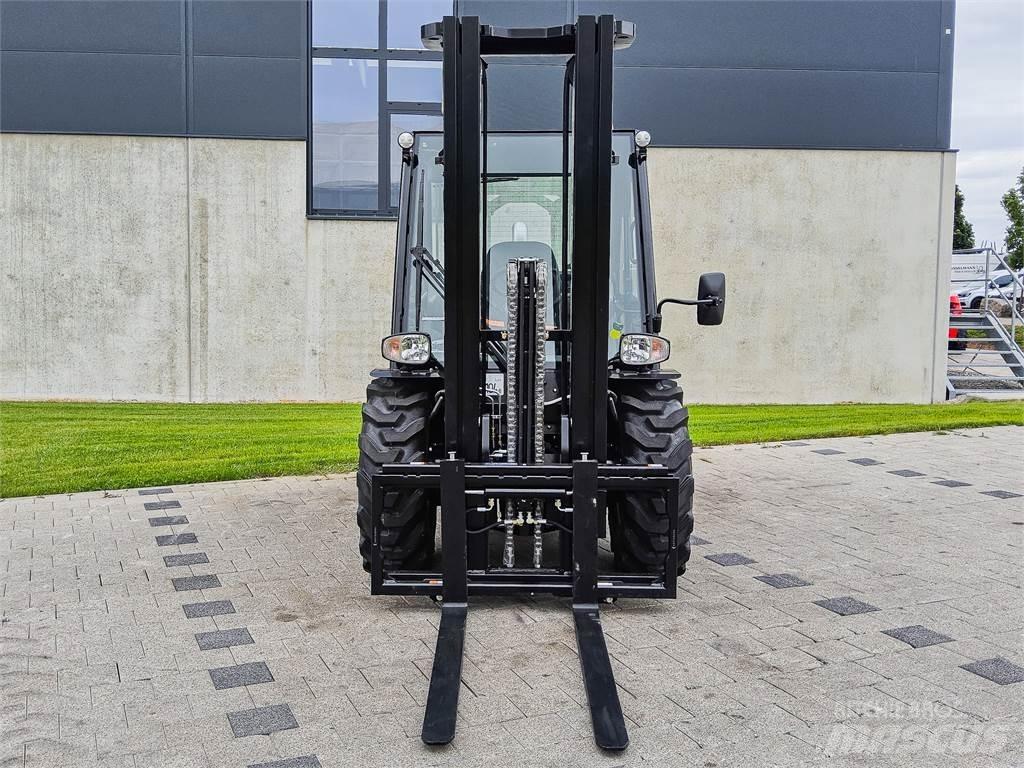 Manitou MC 30-4 Elevatore per esterni