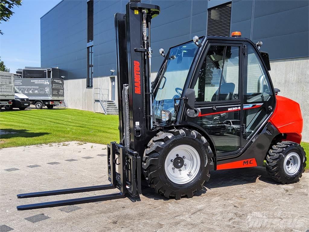 Manitou MC 30-4 Elevatore per esterni
