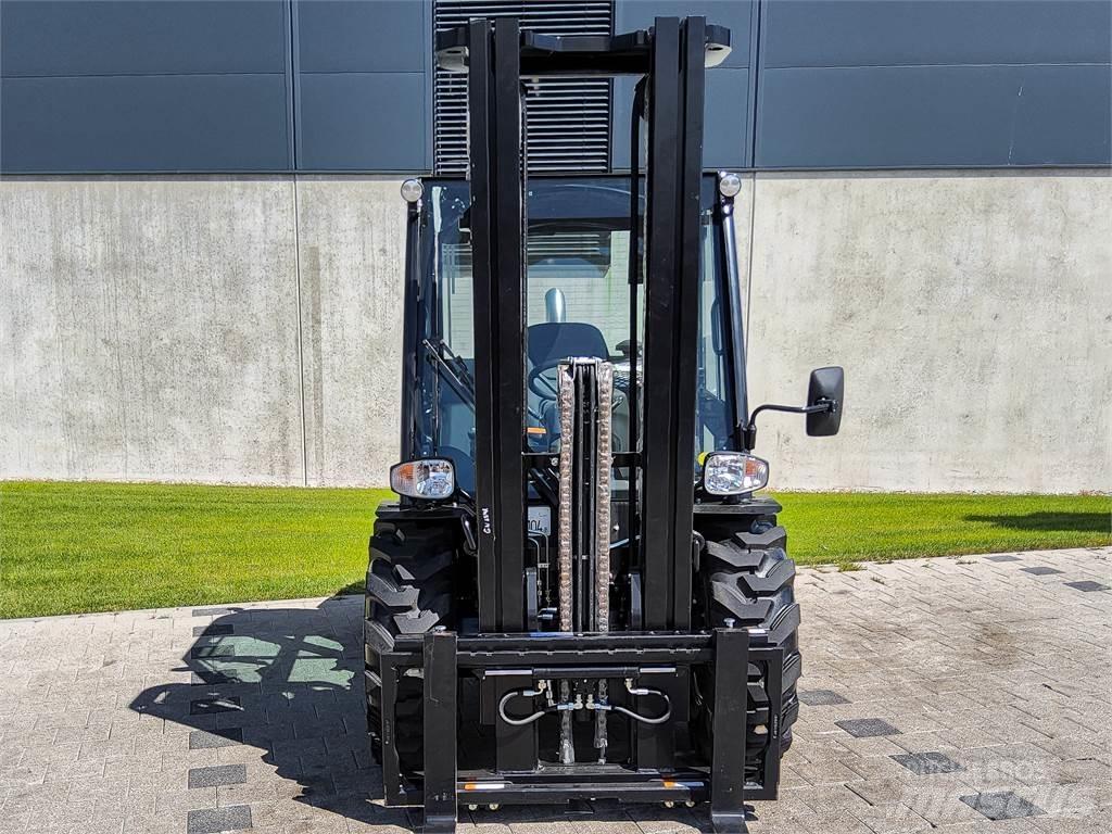 Manitou MC 30-4 Elevatore per esterni