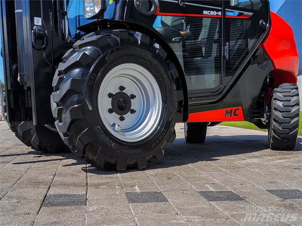 Manitou MC 30-4 Elevatore per esterni