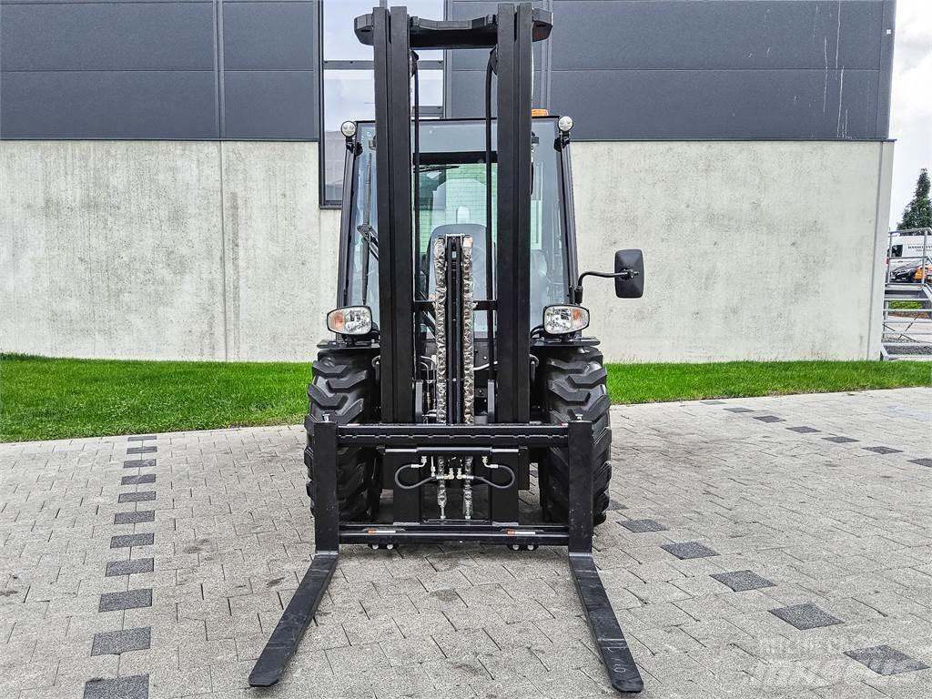 Manitou MC 30-4 Elevatore per esterni