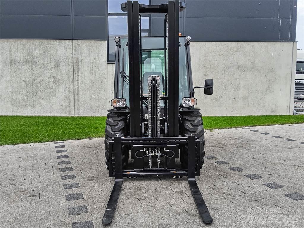 Manitou MC 30-4 Elevatore per esterni