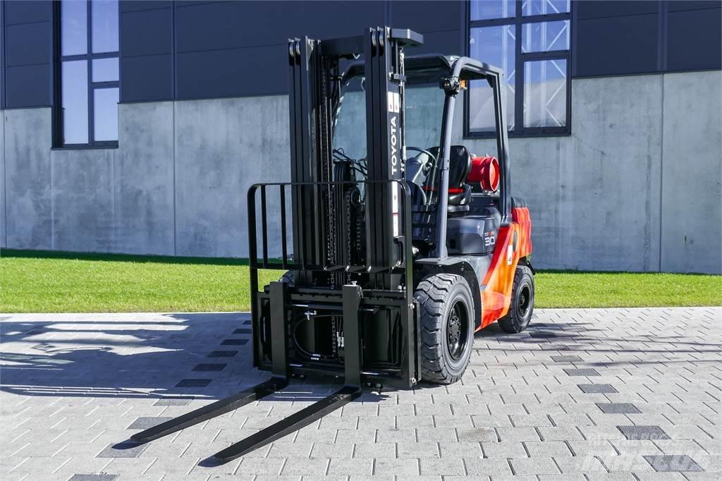 Toyota 02-8FGF30 Carrelli elevatori GPL