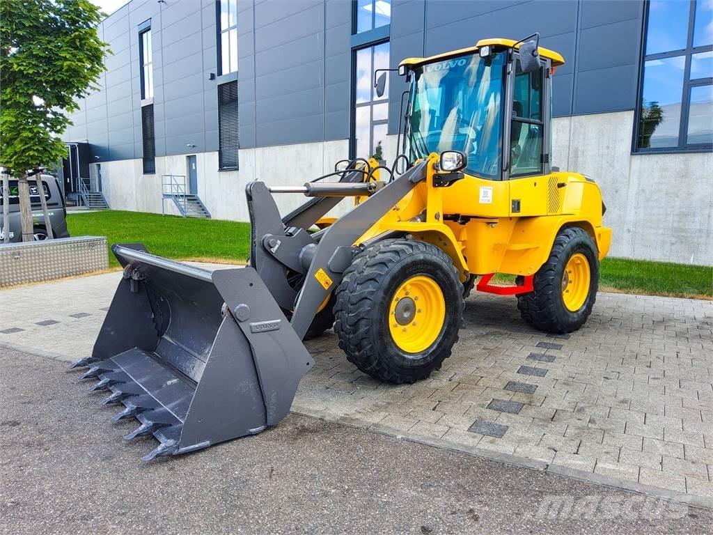Volvo L 30G Miniescavatori