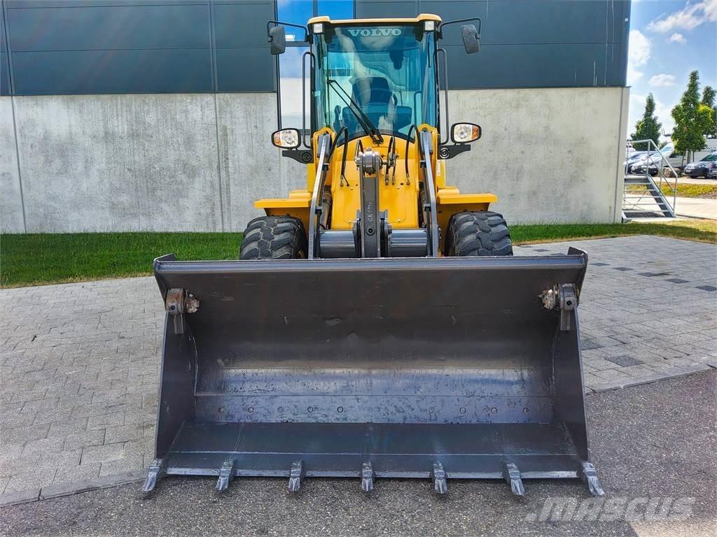 Volvo L 30G Miniescavatori