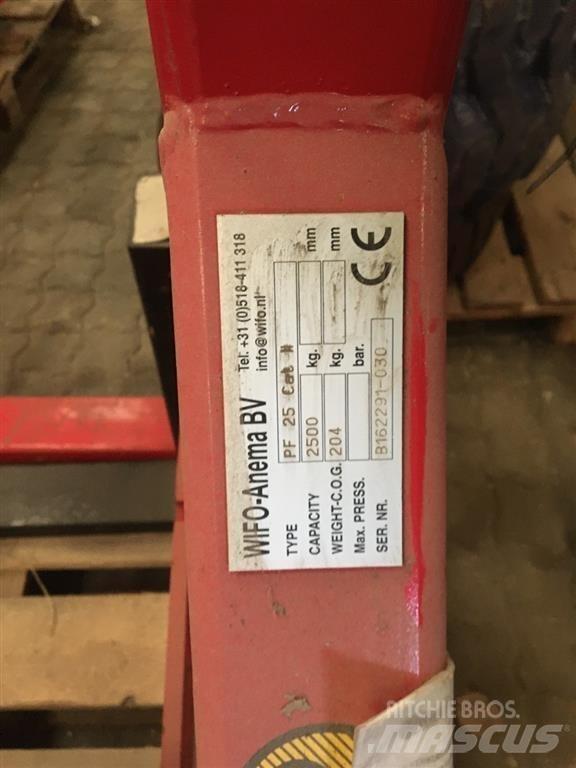 Wifo PF 25 Pale frontali e scavatori