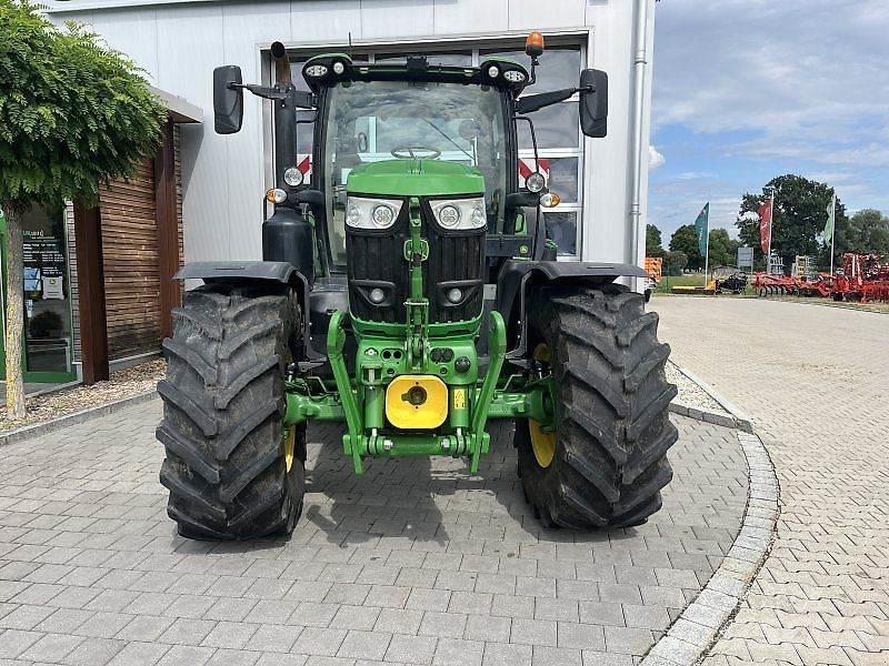 John Deere 6215R Trattori