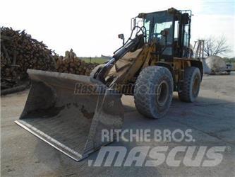 CAT 930 G Pale gommate
