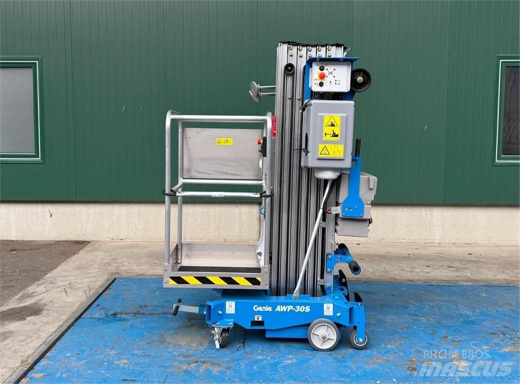 Genie AWP-30S AC Piattaforme cingolate, Piattaforme a ragno e Montacarichi