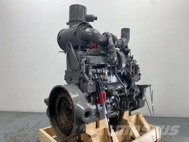 Komatsu M11-C Motori