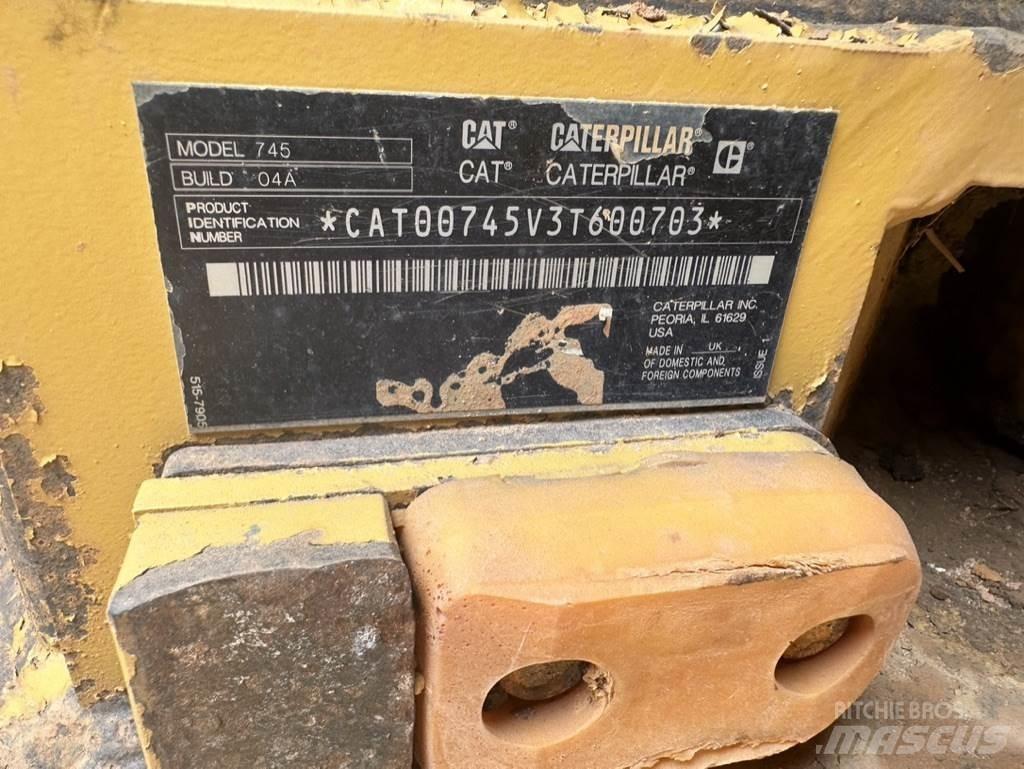 CAT 745 Dumpers articolati