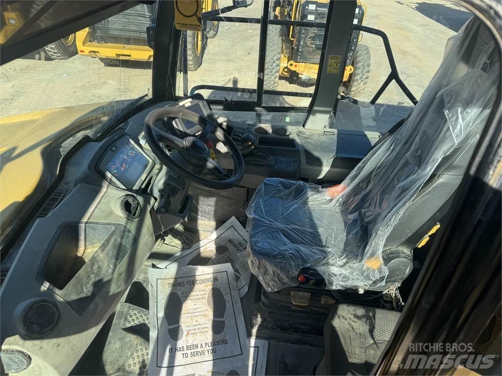 CAT 745 Dumpers articolati