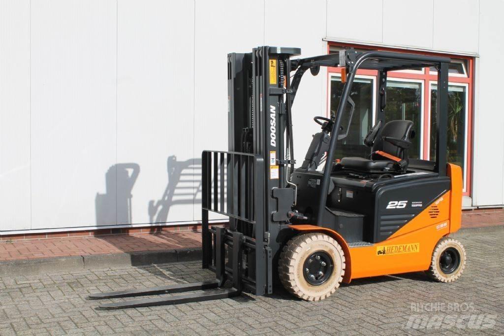 Doosan B25NS Carrelli elevatori elettrici