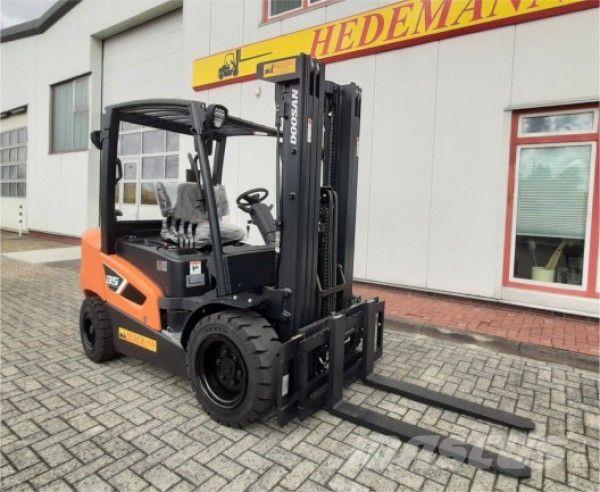 Doosan D35C-9 Carrelli elevatori diesel