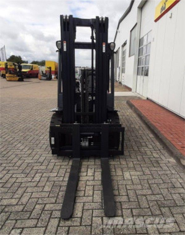 Doosan D35C-9 Carrelli elevatori diesel