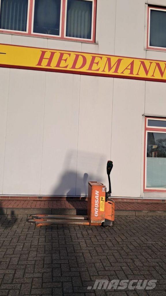 Doosan LEDH18 Transpallet elettrici a timone