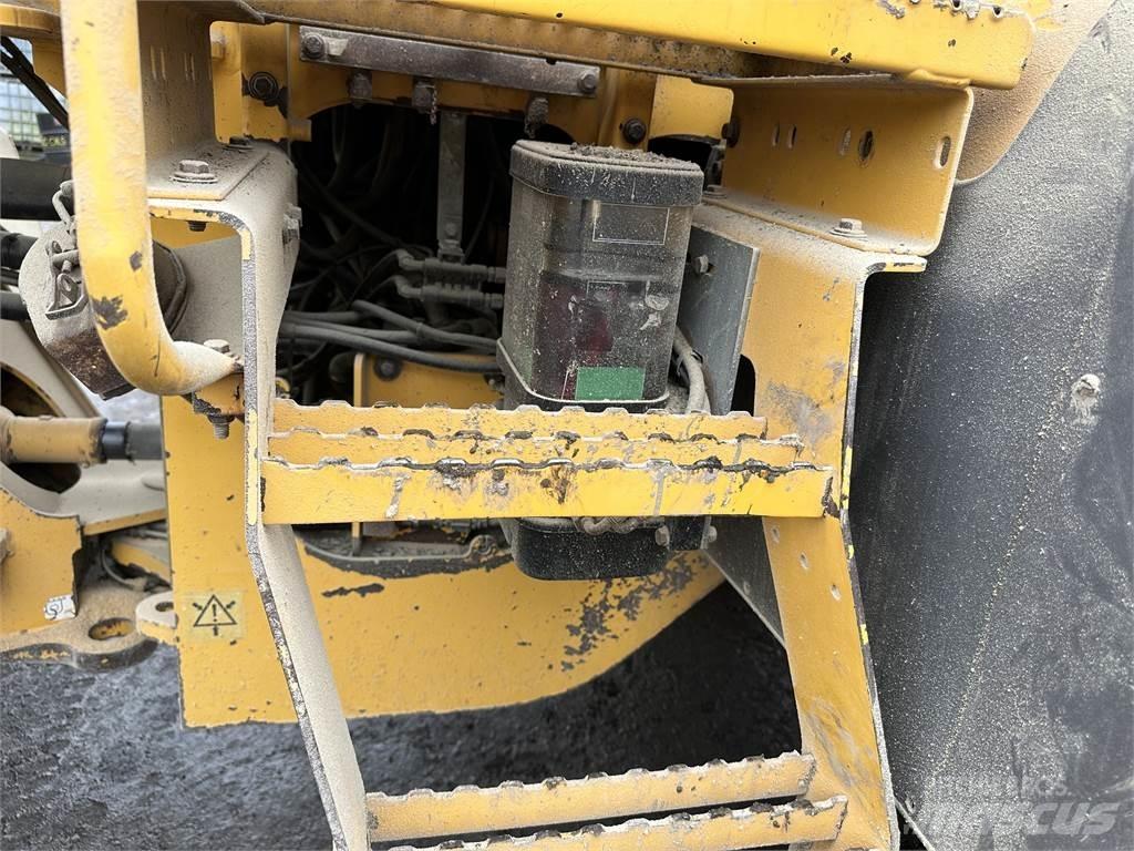 Volvo L110F Pale gommate