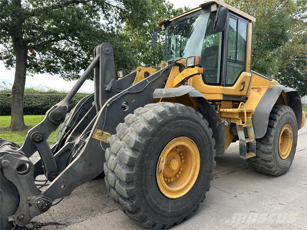 Volvo L120F Pale gommate