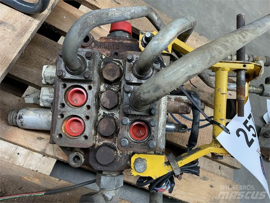 Volvo 4400 hovedventilblok Componenti idrauliche