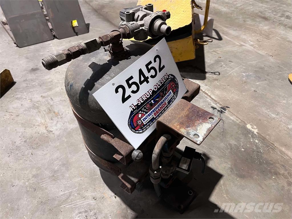 Volvo L120F lufttank Altri componenti