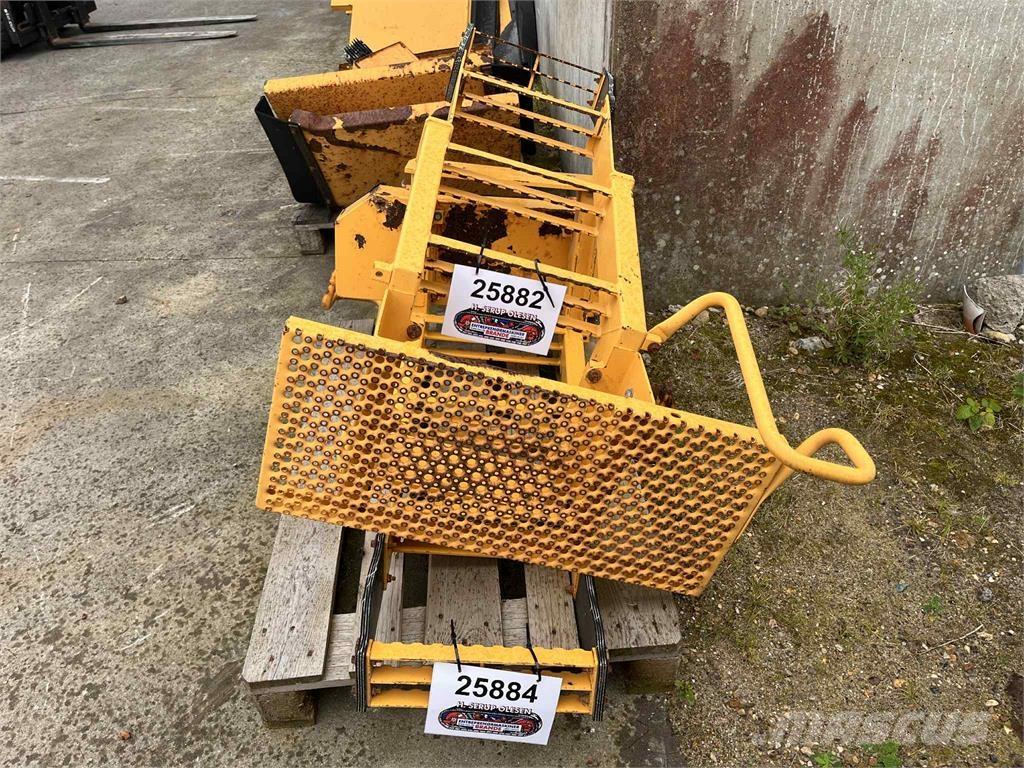 Volvo L220E trappe Altri componenti