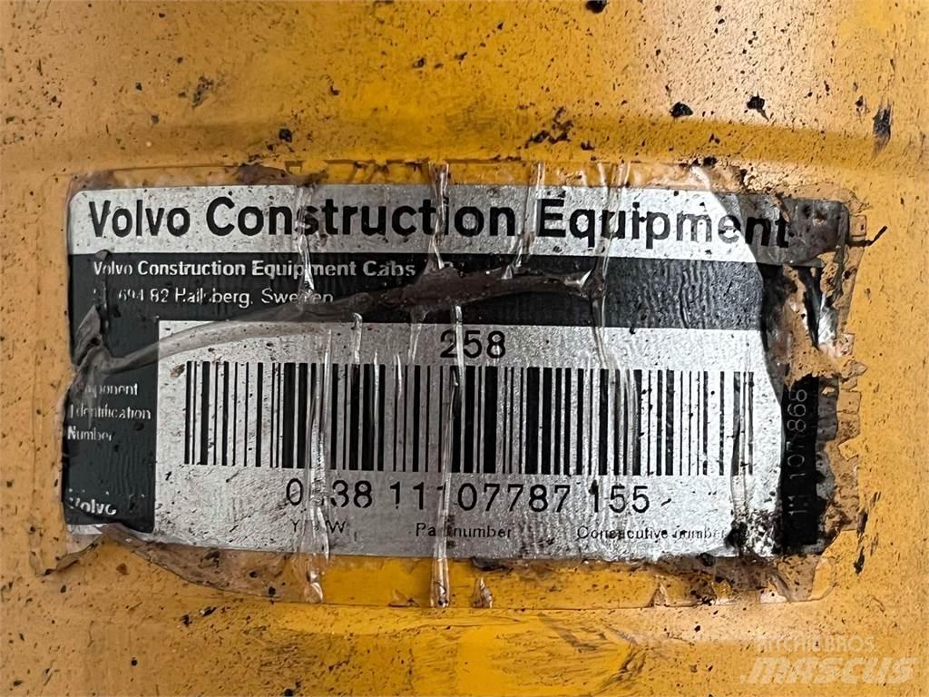 Volvo L90E styrecylinder Componenti idrauliche