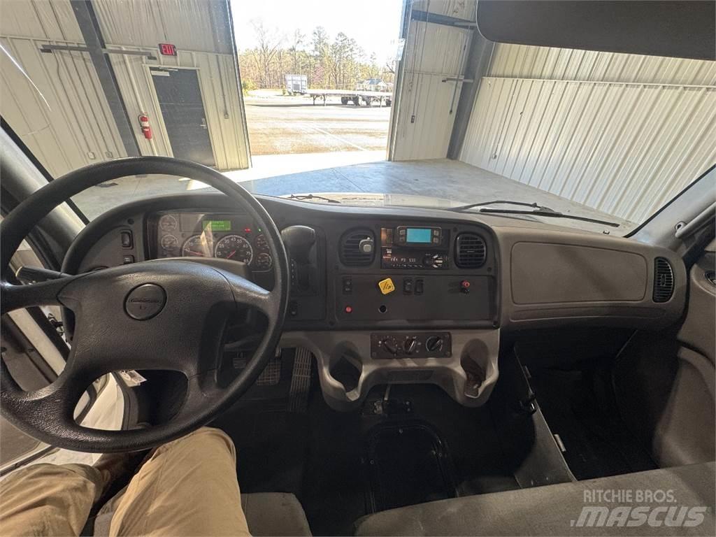 Freightliner M2 Camion cassonati