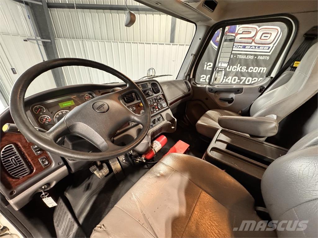 Freightliner M2 Autocabinati