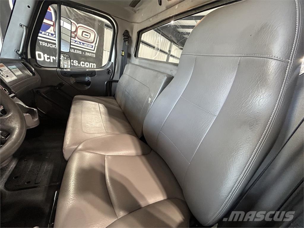 Freightliner M2 106 Autocabinati