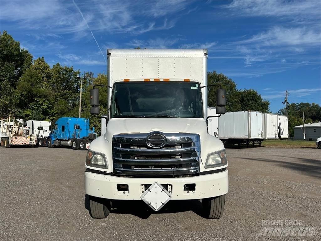 Hino 268 Camion cassonati