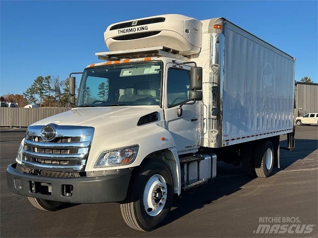 Hino 268 Camion a temperatura controllata