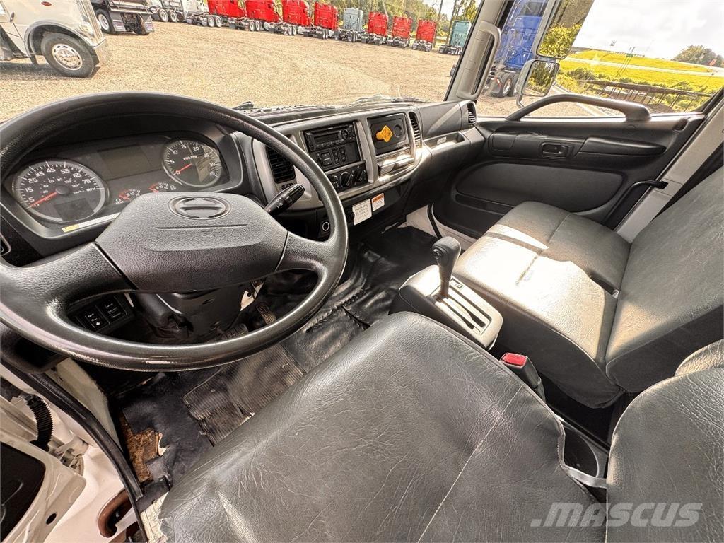Hino 268 Camion cassonati