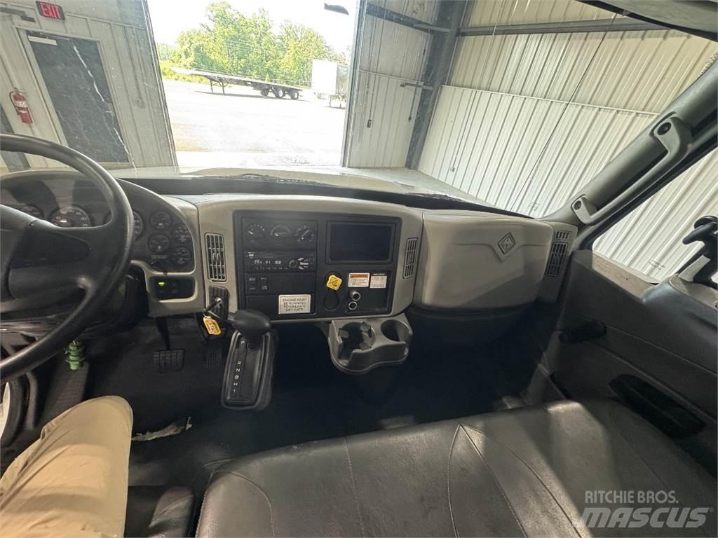 International 4300 Camion cassonati