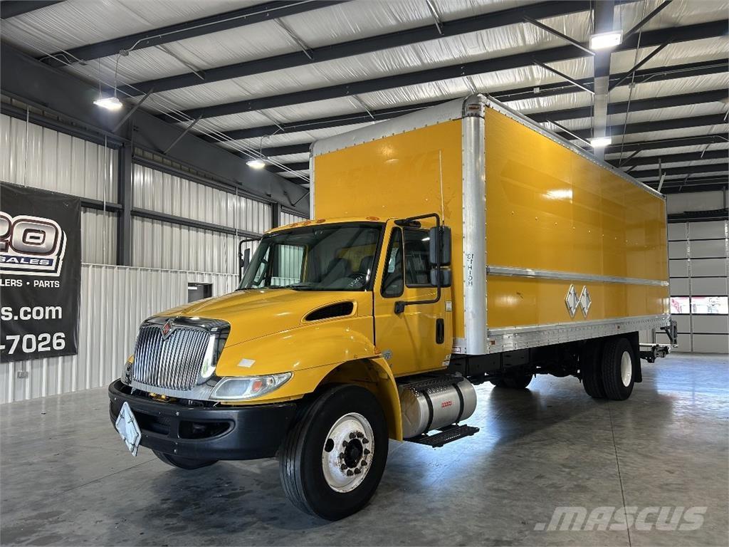 International 4300 Camion cassonati