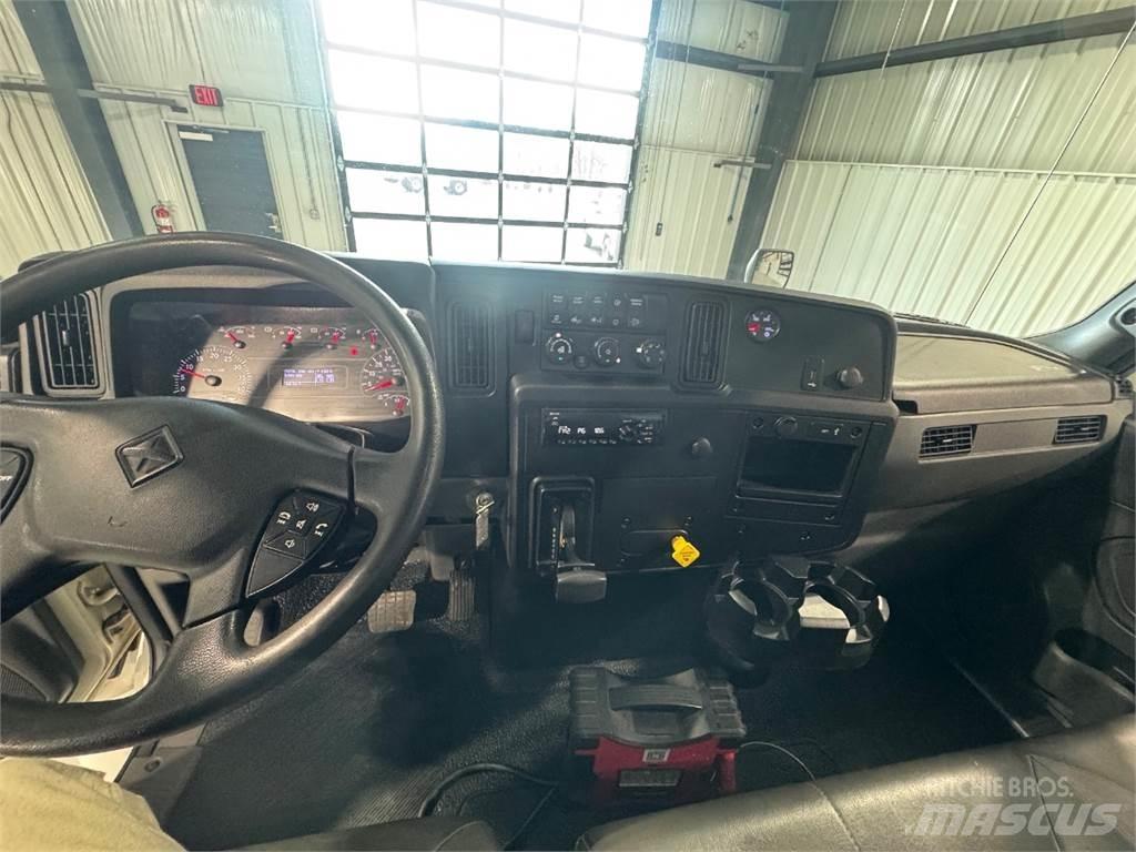 International MV607 Camion cassonati