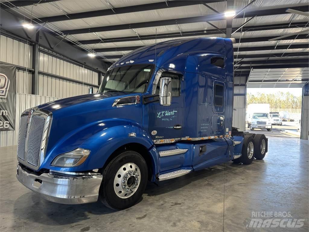 Kenworth T680 Motrici e Trattori Stradali