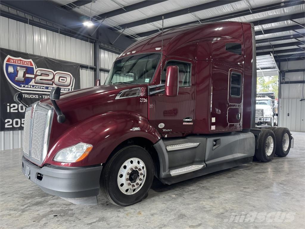 Kenworth T680 Motrici e Trattori Stradali