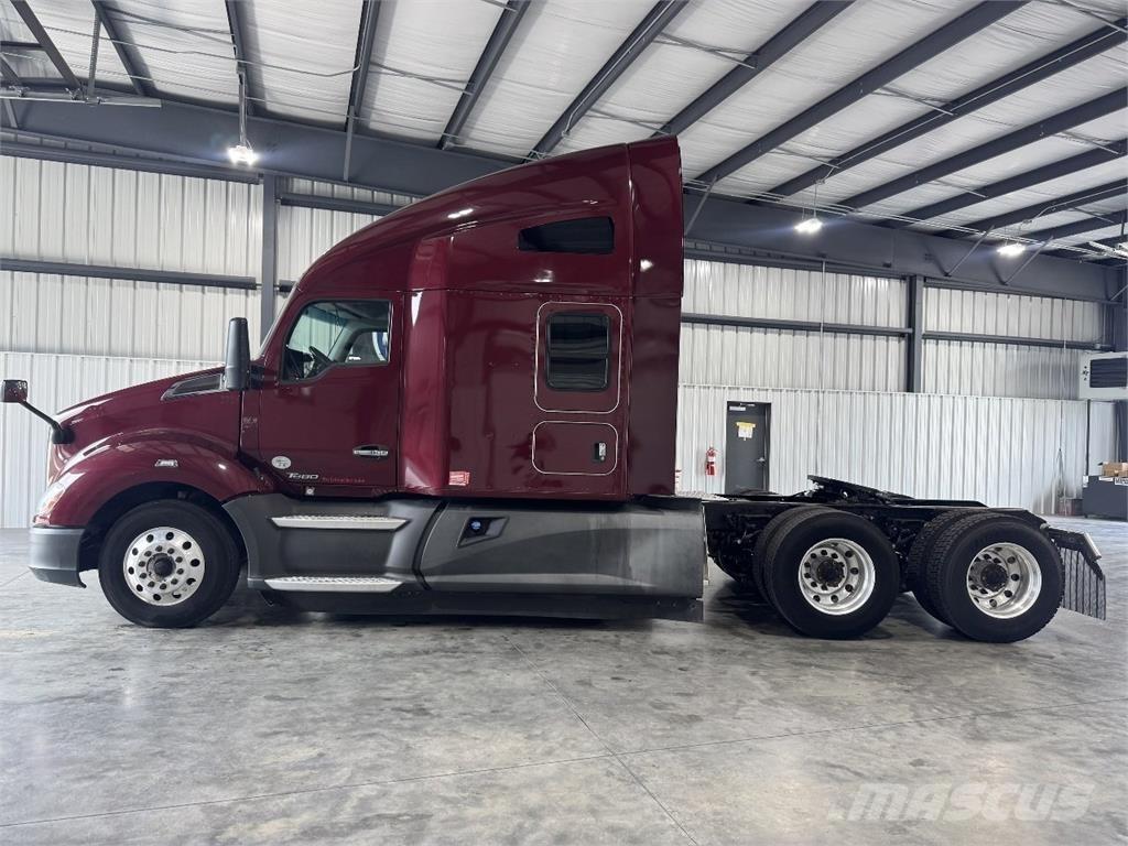 Kenworth T680 Motrici e Trattori Stradali