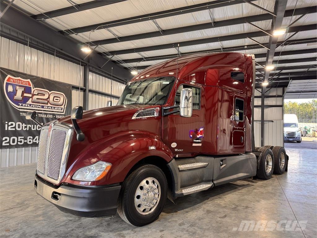 Kenworth T680 Motrici e Trattori Stradali