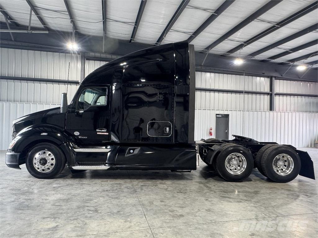 Kenworth T680 Motrici e Trattori Stradali