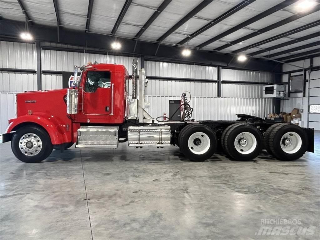 Kenworth W900L Motrici e Trattori Stradali