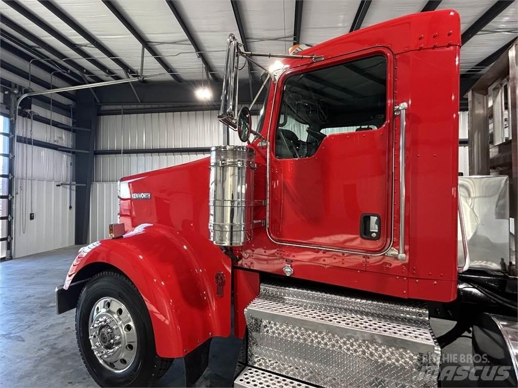 Kenworth W900L Motrici e Trattori Stradali