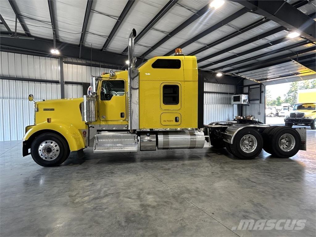 Kenworth W900L Motrici e Trattori Stradali
