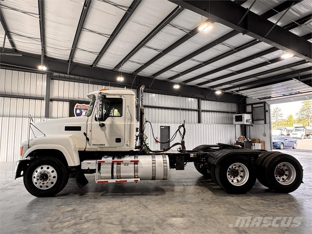 Mack CHU613 Motrici e Trattori Stradali