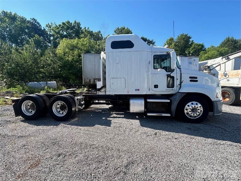 Mack CXU613 Motrici e Trattori Stradali