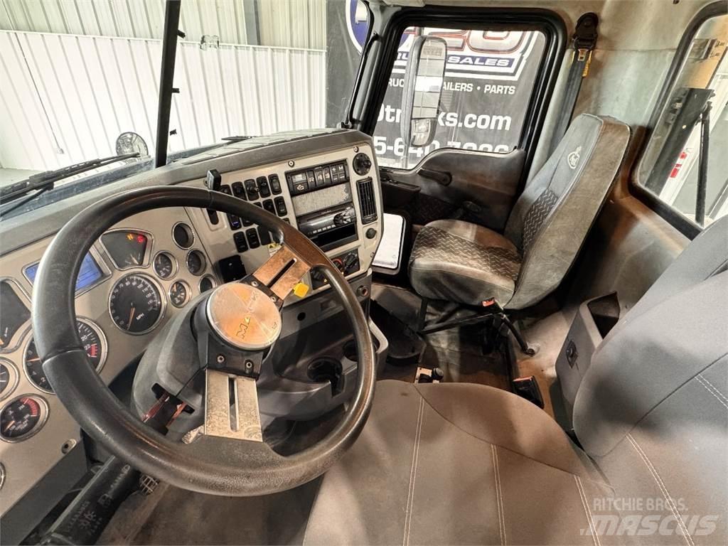 Mack CXU613 Motrici e Trattori Stradali