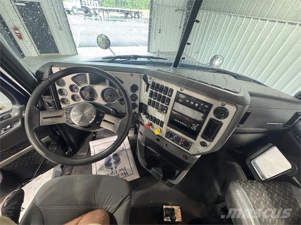 Mack CXU613 Motrici e Trattori Stradali