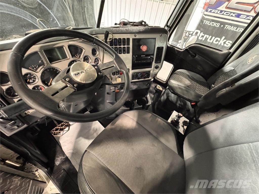 Mack Granite Camion ribaltabili