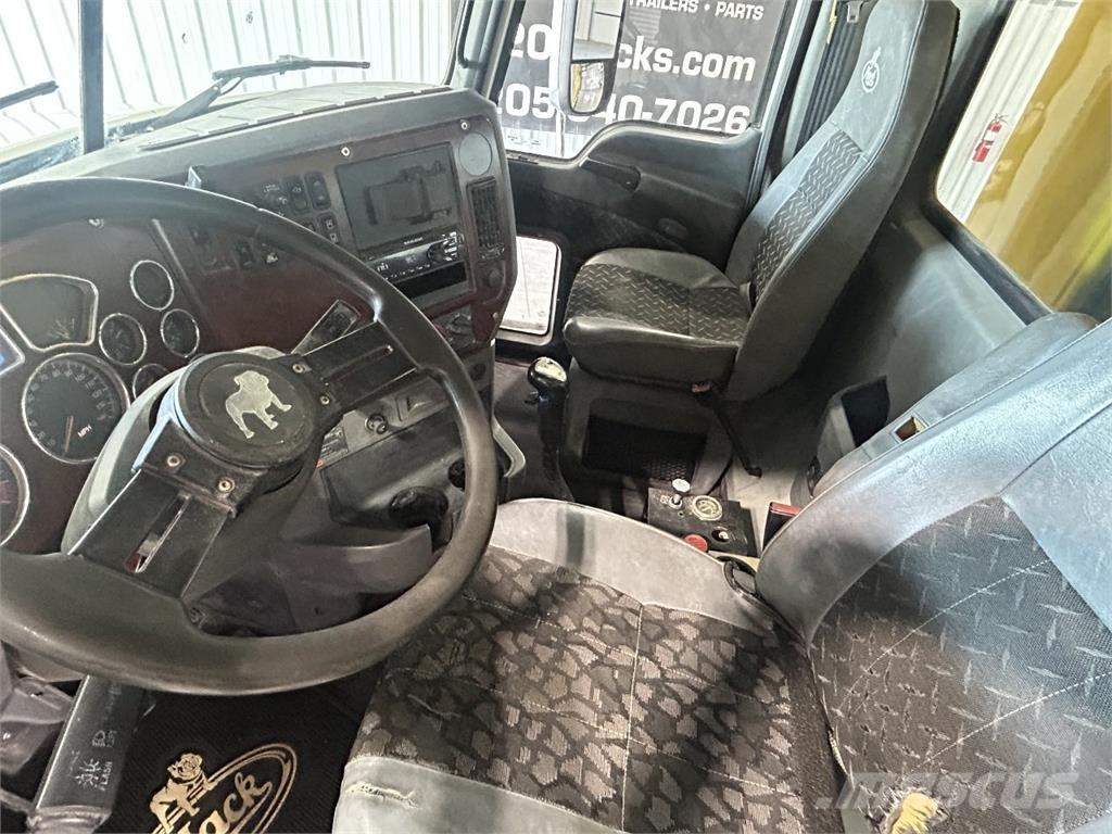 Mack Granite Camion ribaltabili